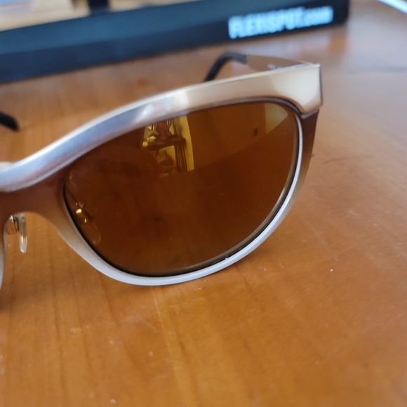 Burberry Sunglasses - 11896H Beige Gradient/Gold Brown Mirror Gold - Picture 2 of 7